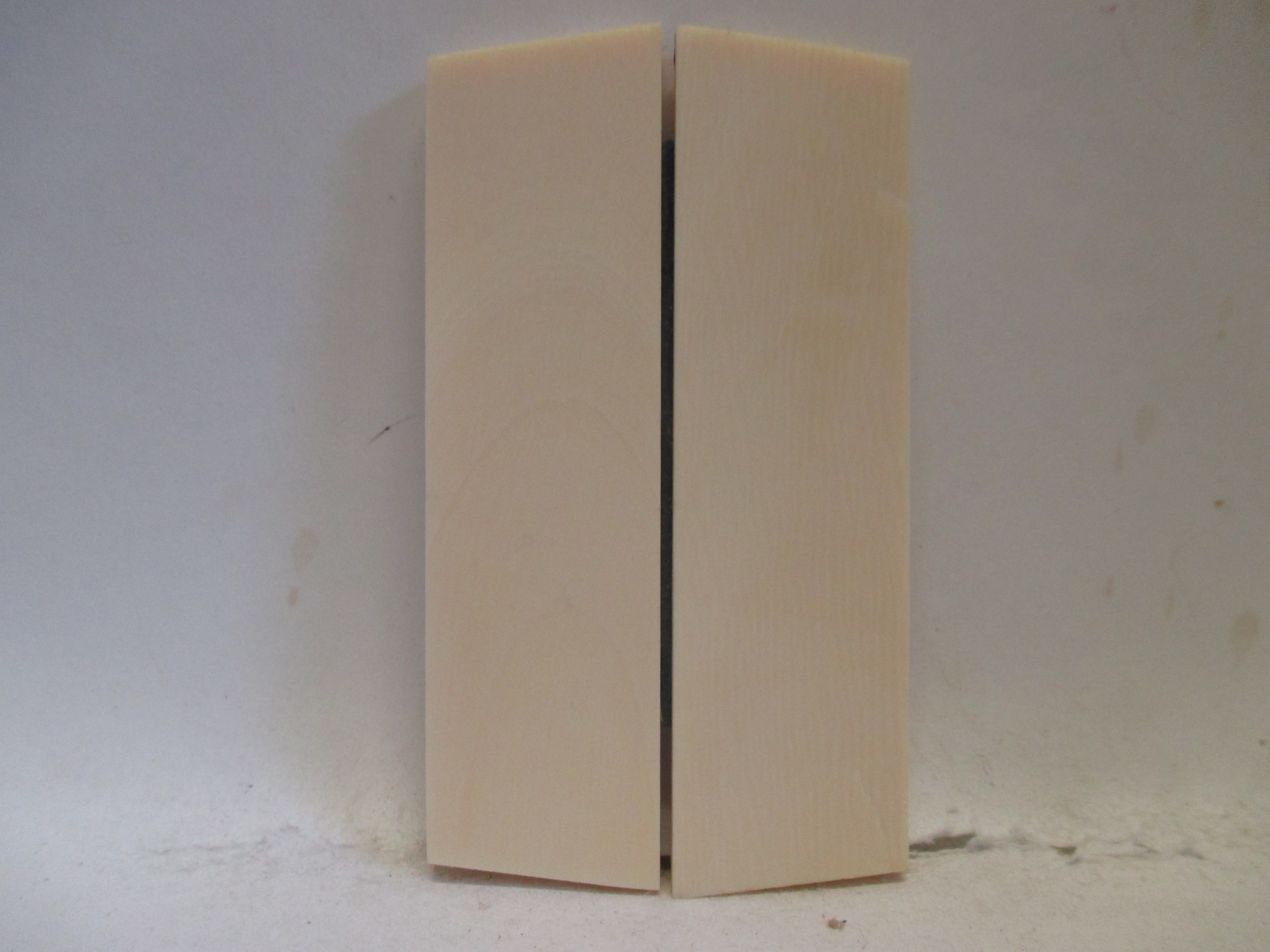 INTERIOR IVORY  2-5/8 X 3/4 X 1/8