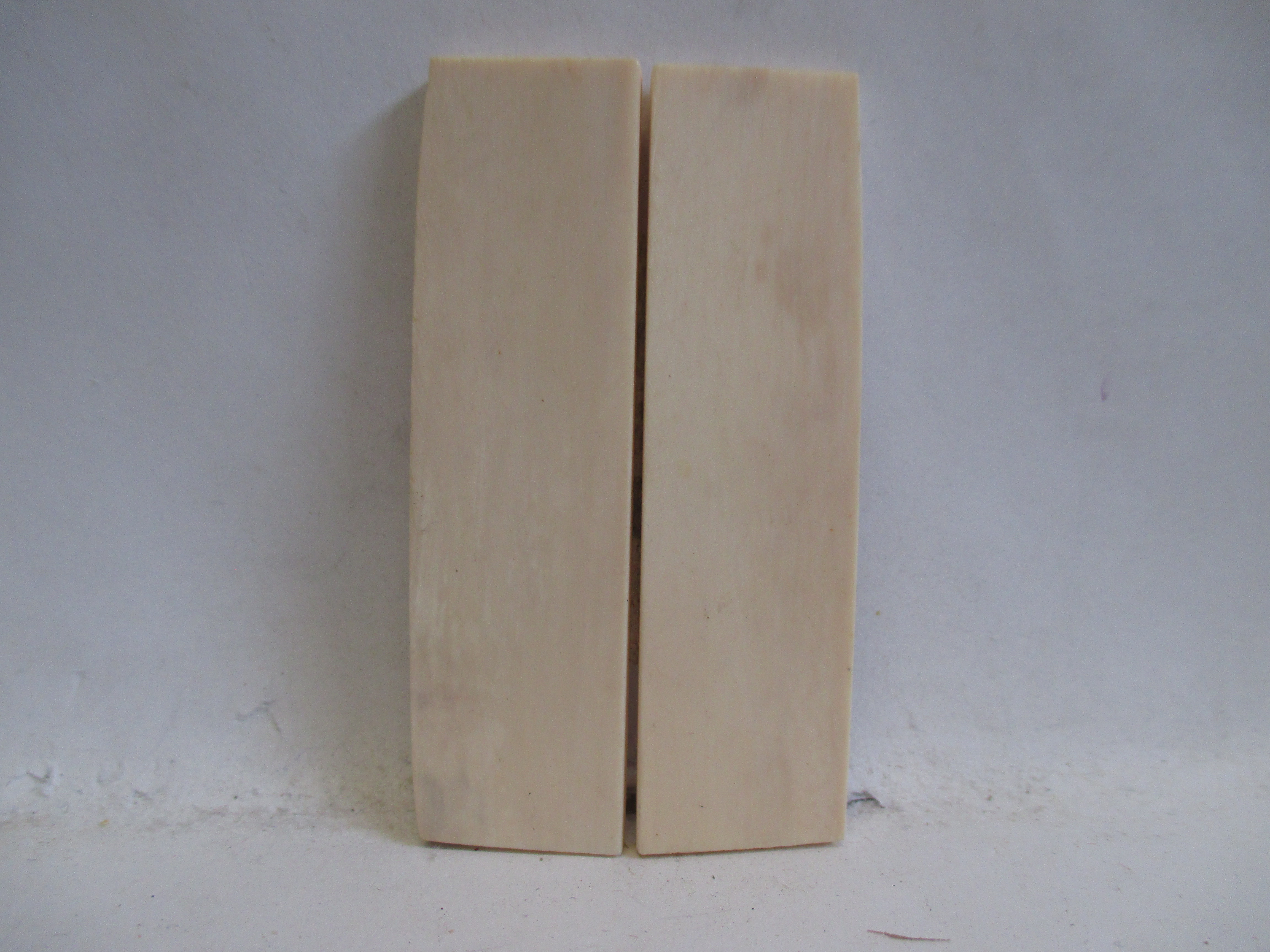 INTERIOR IVORY      2-1/2 X 3/4 X 1/8