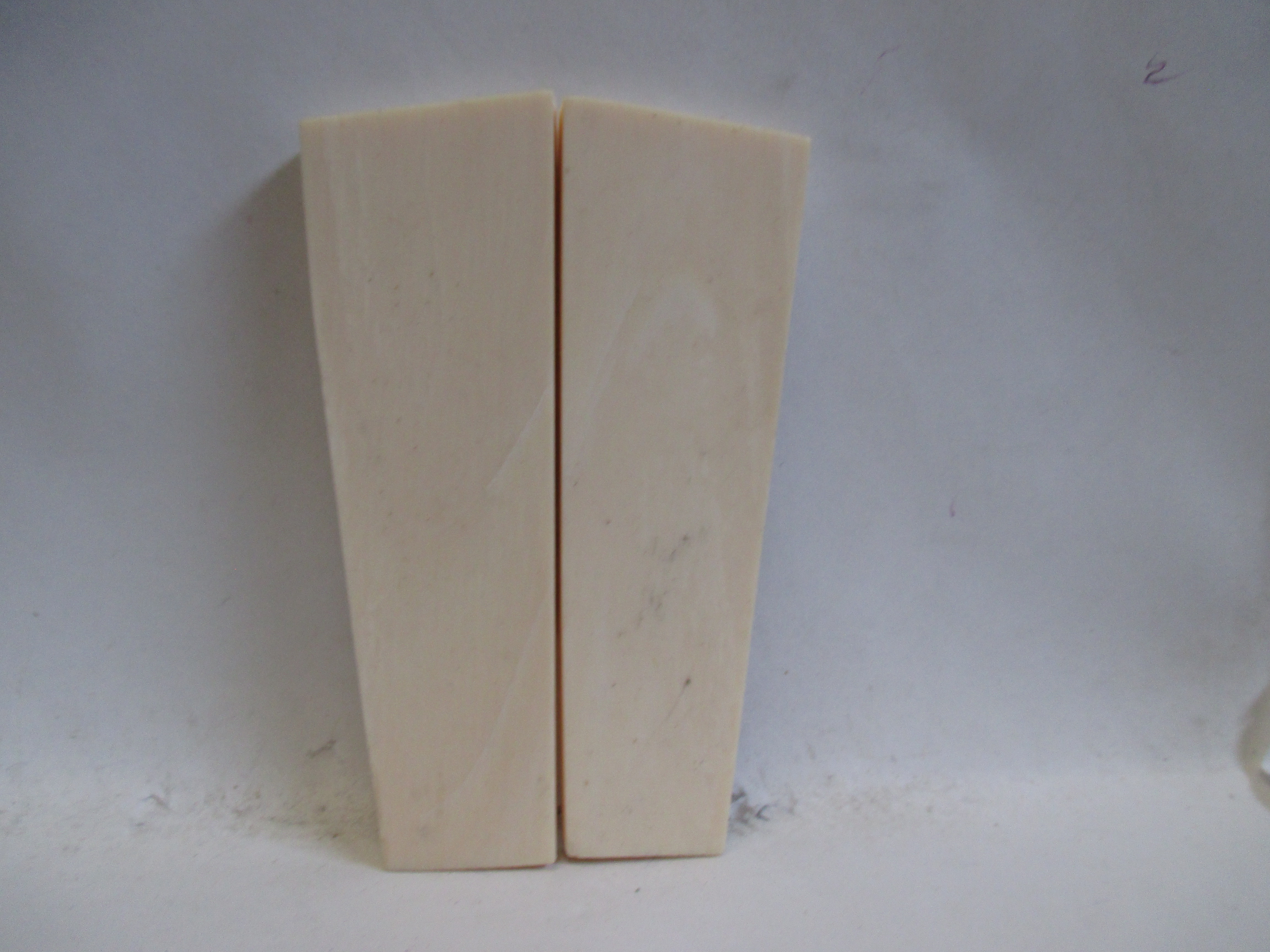 INTERIOR IVORY       3-3/16 X 3/4 to 7/8 X 3/16